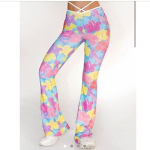 Tigermist tie around pants